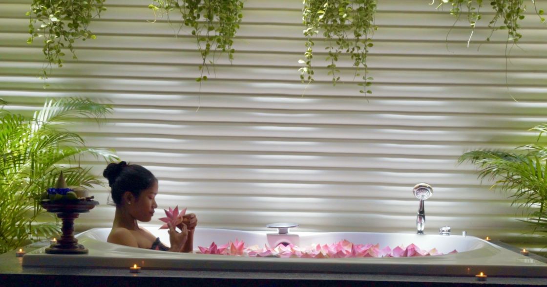 A flower bath drawn in the spa